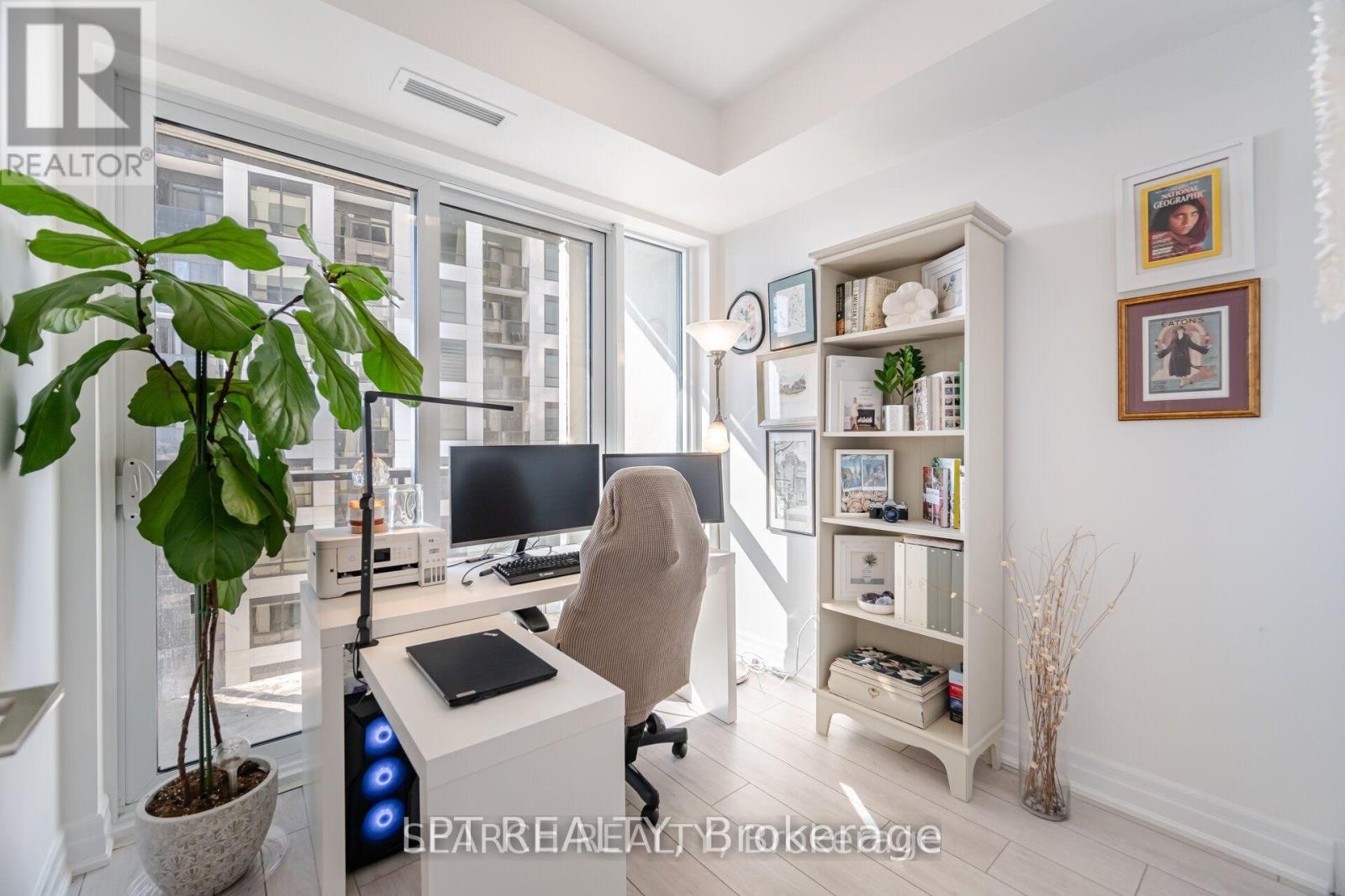 1708 - 30 Elm Drive W, Mississauga, Ontario  L5B 0N6 - Photo 7 - W13557376