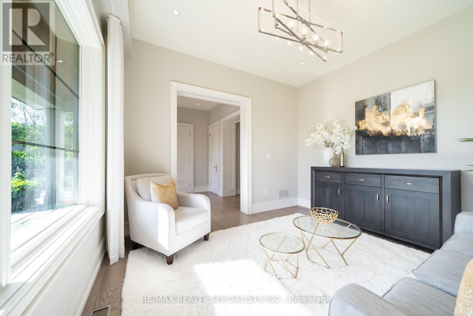 18 Florence Drive, Oakville, Ontario  L6K 1V6 - Photo 4 - W13557408