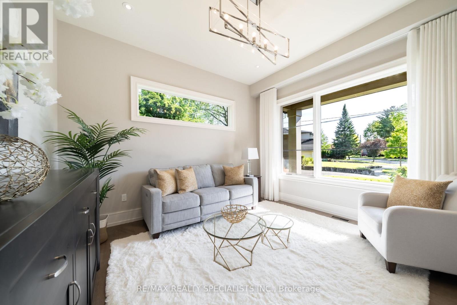 18 Florence Drive, Oakville, Ontario  L6K 1V6 - Photo 5 - W13557408