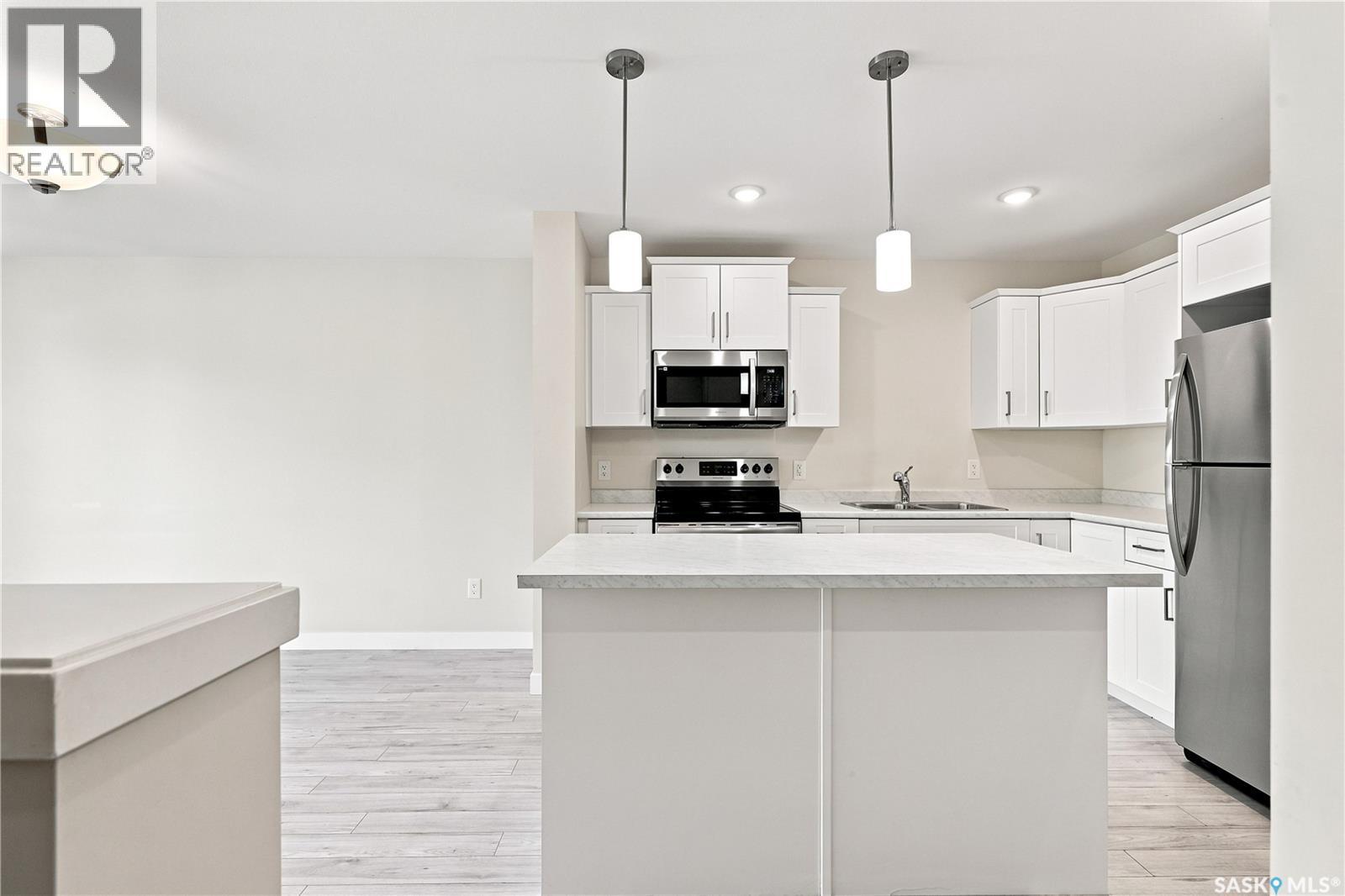 204 315 Dickson Crescent, Saskatoon, Saskatchewan  S7T 0Z1 - Photo 5 - SK042369