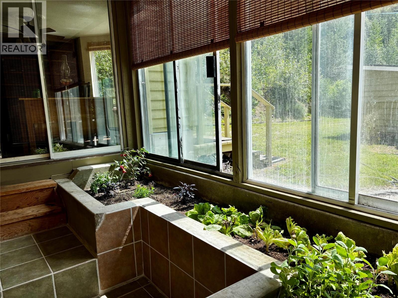 440 Hubscher Road, Ross Spur, British Columbia  V0G 1L0 - Photo 35 - 10394009