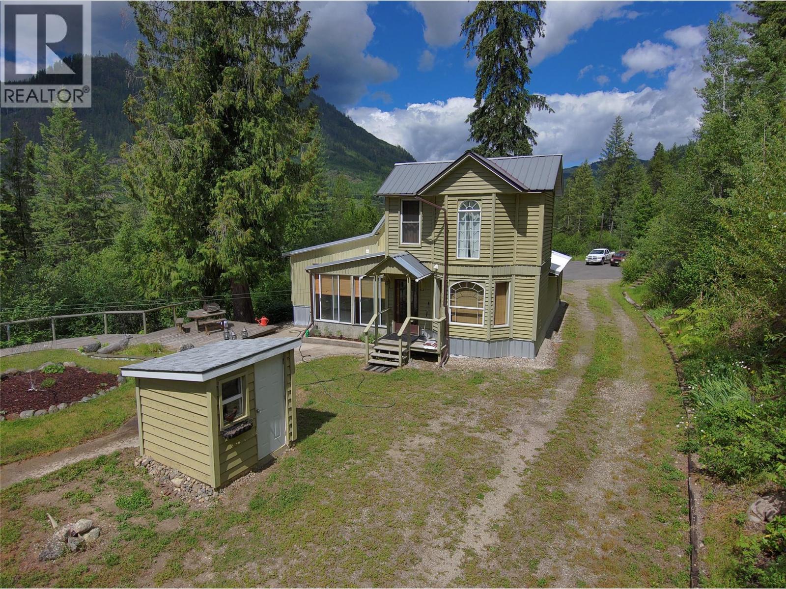 440 Hubscher Road, Ross Spur, British Columbia  V0G 1L0 - Photo 4 - 10394009
