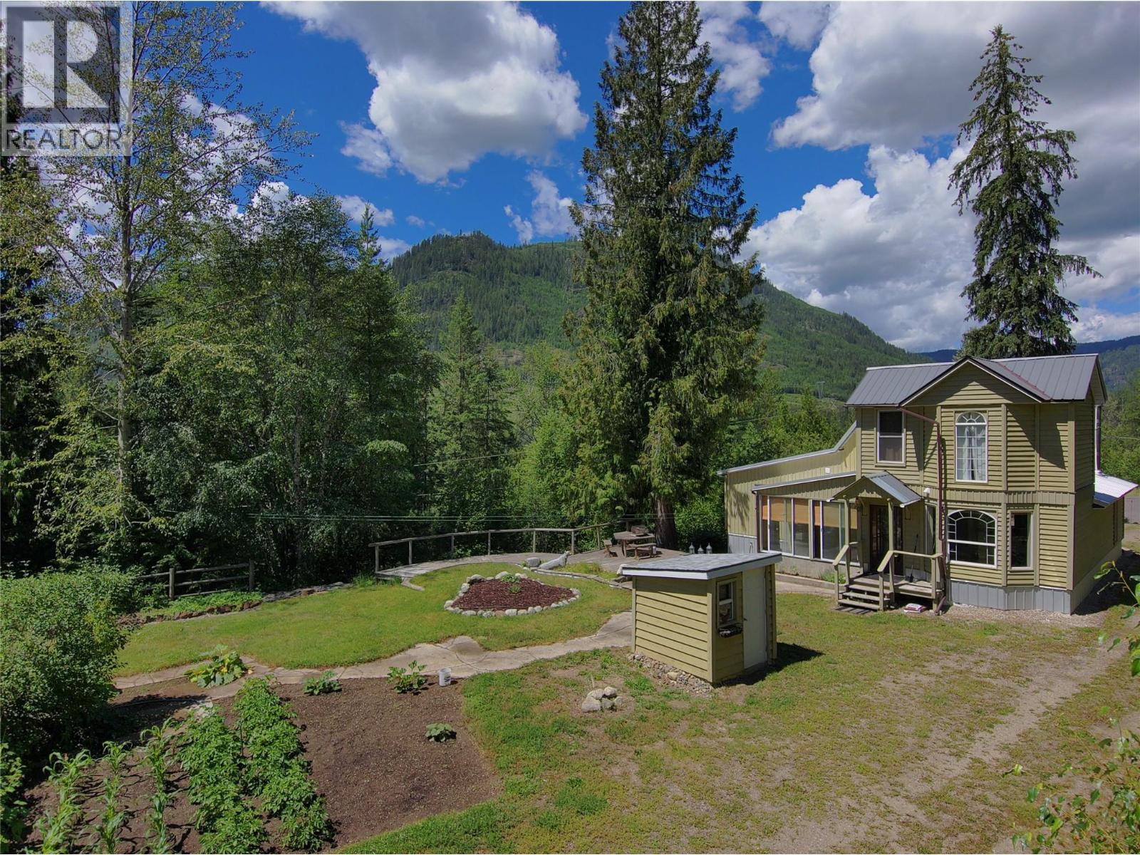 440 Hubscher Road, Ross Spur, British Columbia  V0G 1L0 - Photo 89 - 10394009
