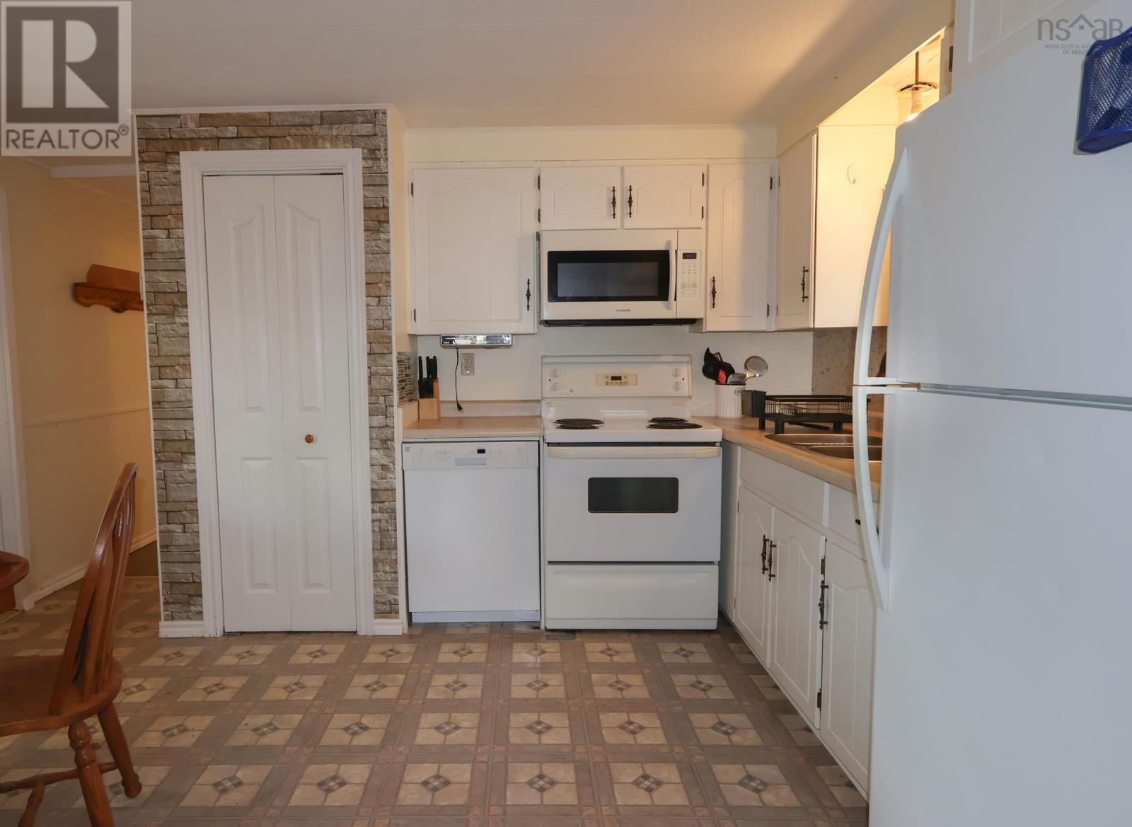 231 Seasons Drive, Bridgewater, Nova Scotia  B4V 3M6 - Photo 5 - 202617369