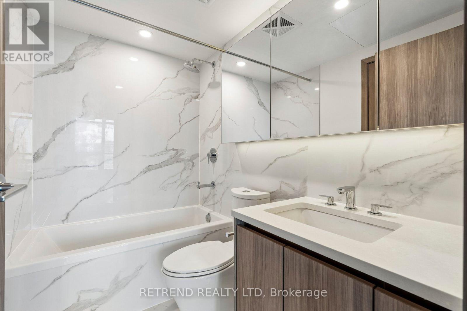 3801 - 1 Concord Cityplace Way, Toronto, Ontario  M5V 0X4 - Photo 19 - C13555812