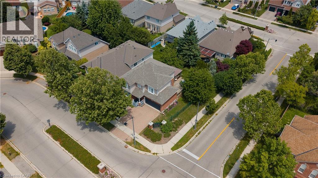 620 Munich Circle, Waterloo, Ontario  N2V 2L6 - Photo 3 - 40846048
