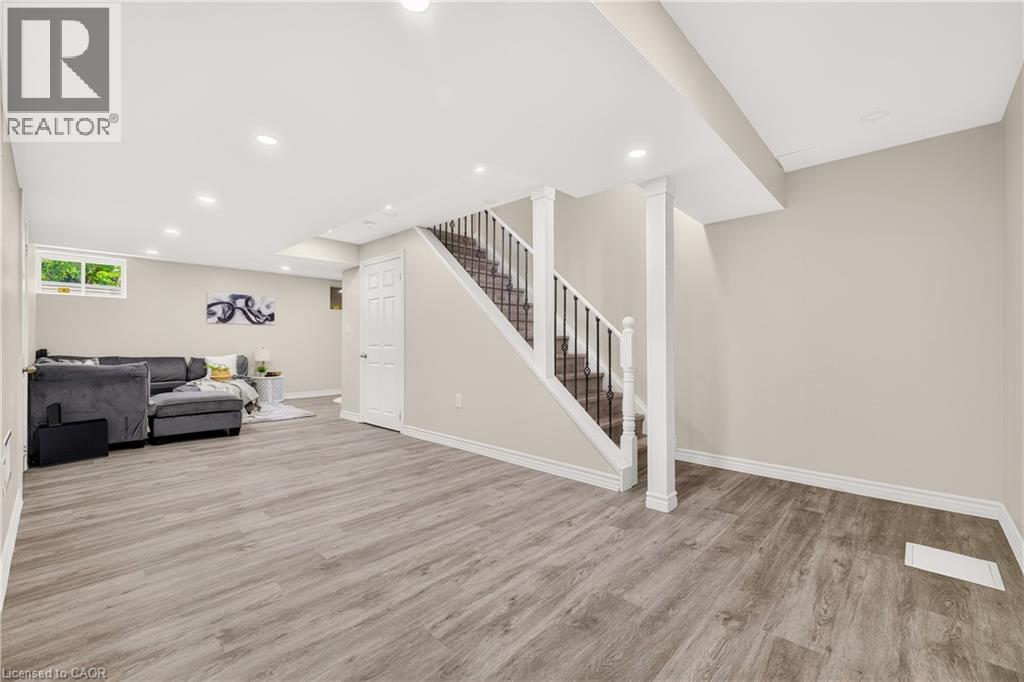 620 Munich Circle, Waterloo, Ontario  N2V 2L6 - Photo 32 - 40846048