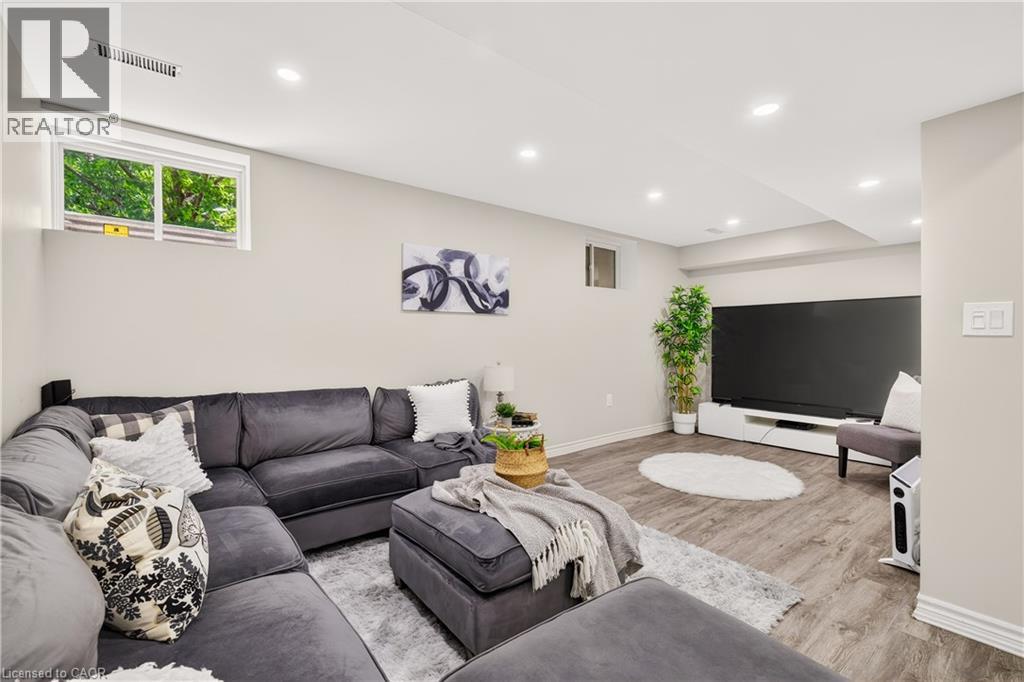 620 Munich Circle, Waterloo, Ontario  N2V 2L6 - Photo 33 - 40846048