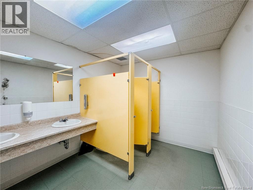 270 Douglas Avenue, Bathurst, New Brunswick  E2A 1M9 - Photo 32 - NB143938