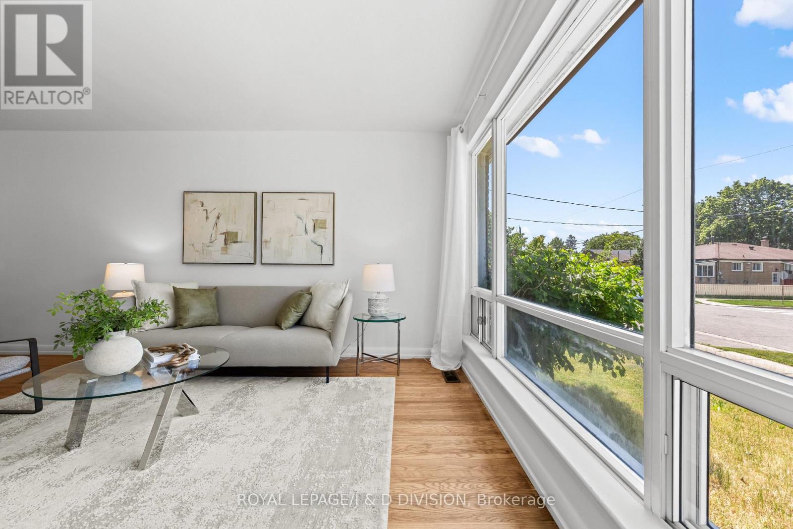 41 Clapperton Avenue, Toronto, Ontario  M1L 4K7 - Photo 3 - E13557536