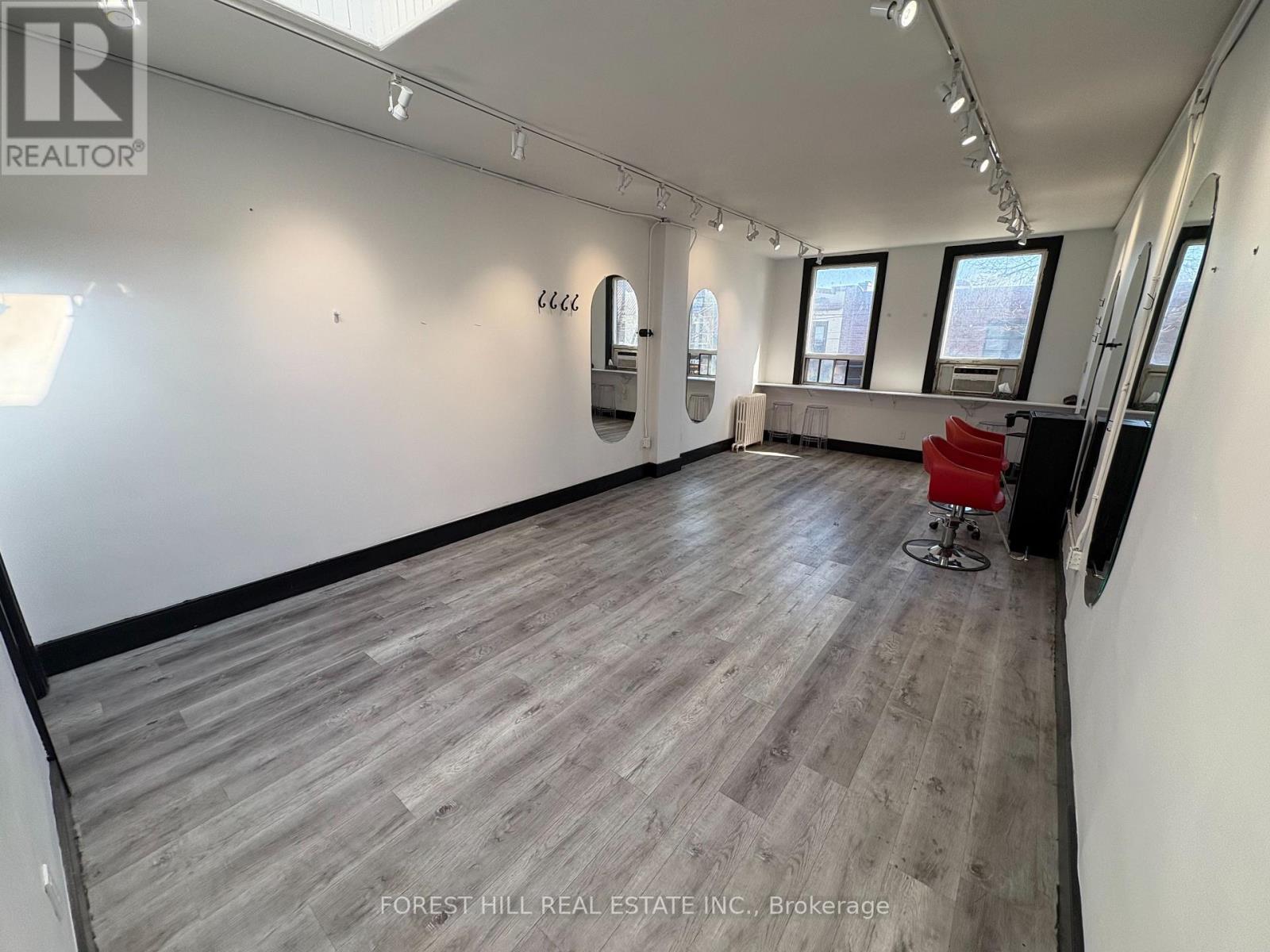 2ND FLOOR - 724 1/2 QUEEN STREET E Toronto (South Riverdale), ON M4M 1H2