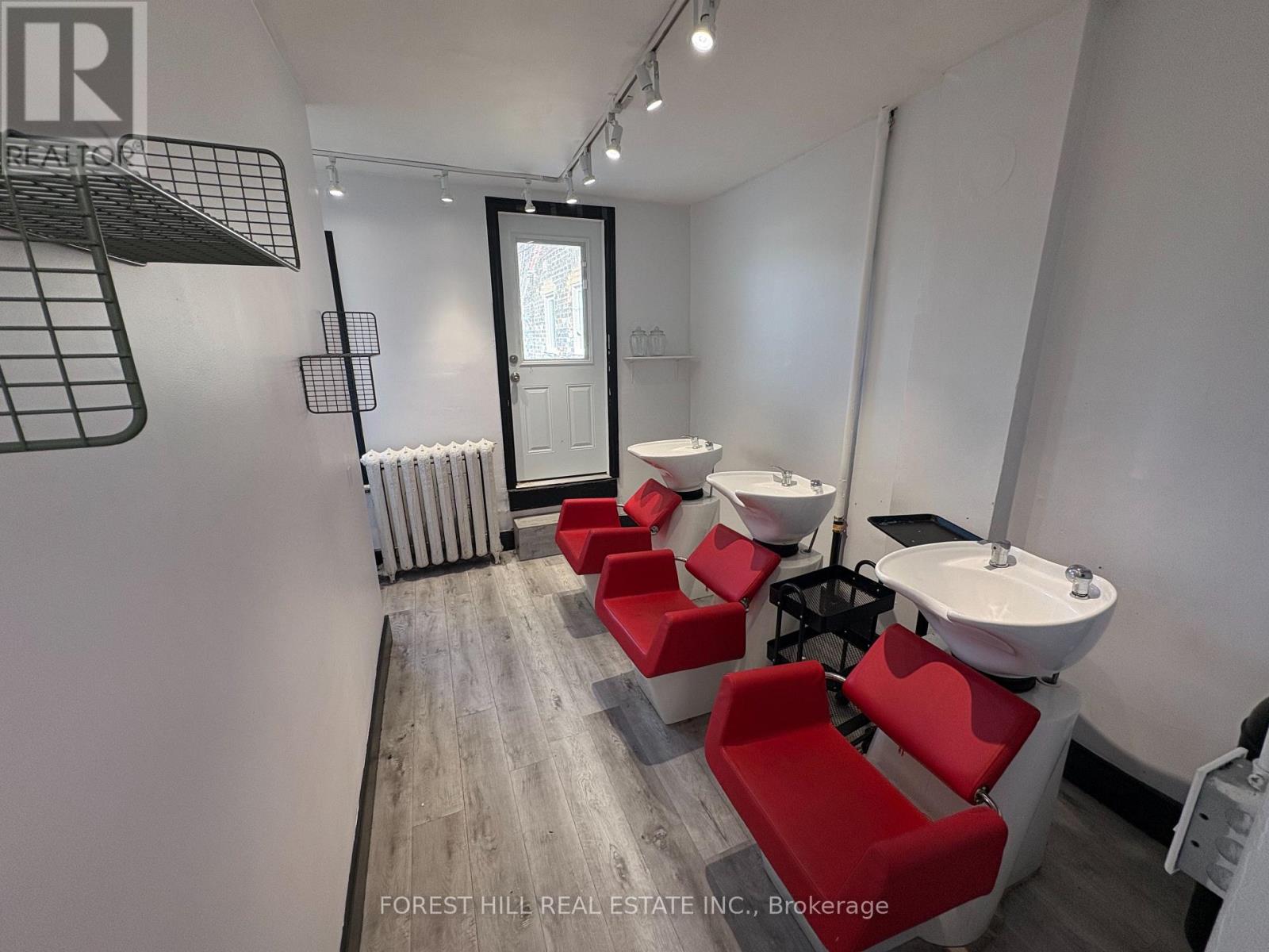 2ND FLOOR - 724 1/2 QUEEN STREET E Toronto (South Riverdale), ON M4M 1H2