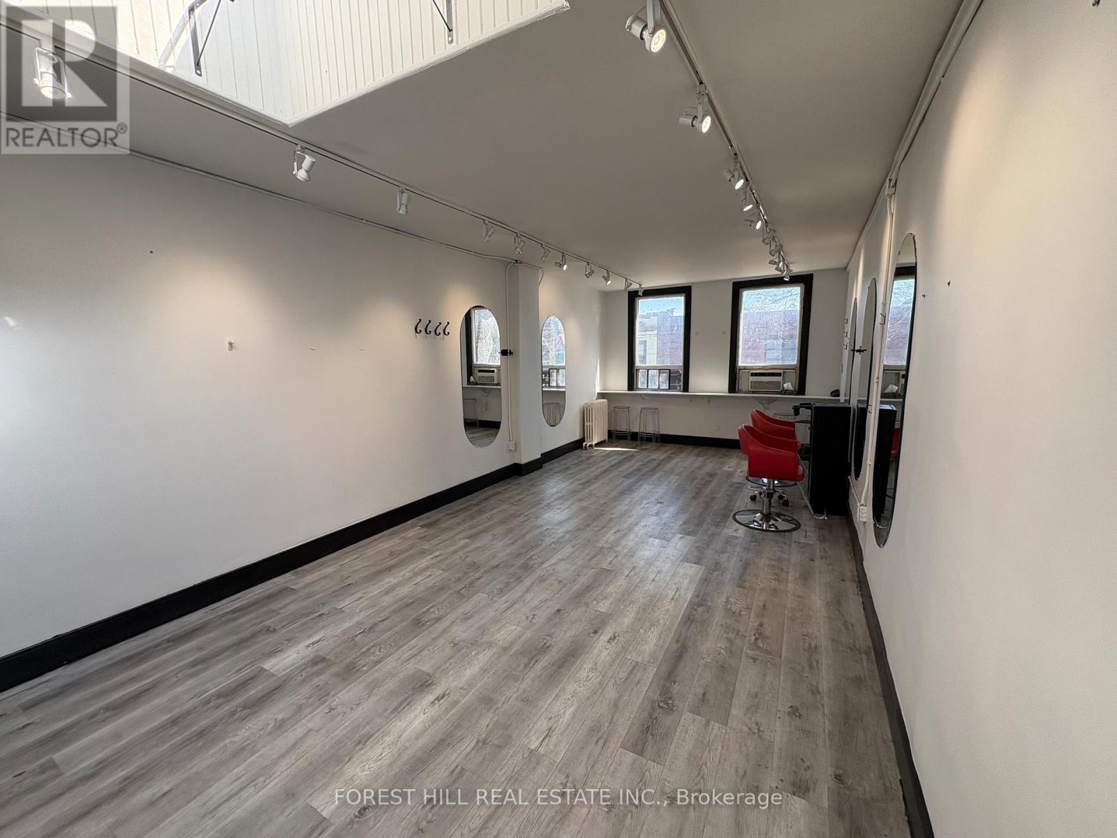 2ND FLOOR - 724 1/2 QUEEN STREET E Toronto (South Riverdale), ON M4M 1H2