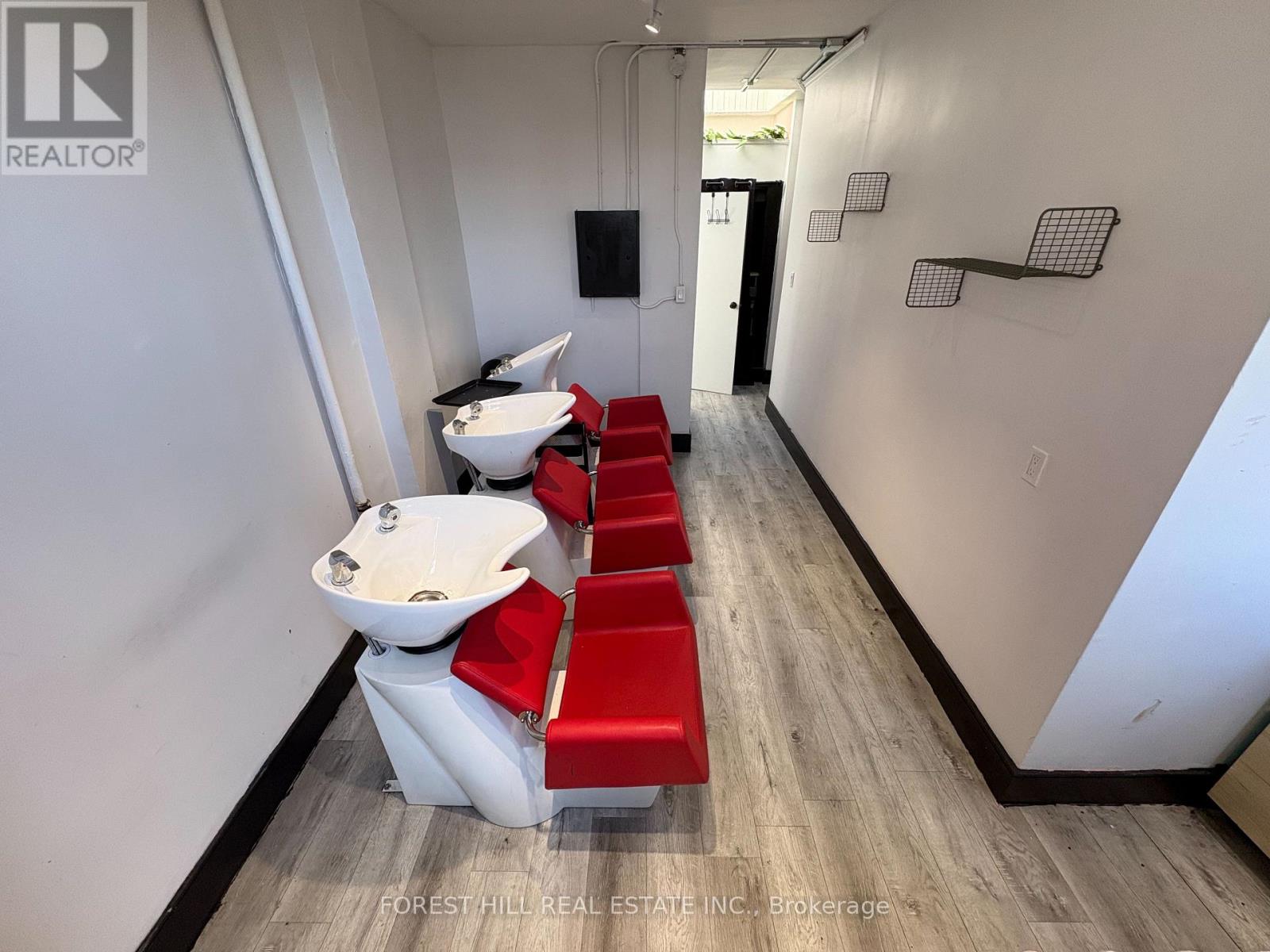 2ND FLOOR - 724 1/2 QUEEN STREET E Toronto (South Riverdale), ON M4M 1H2