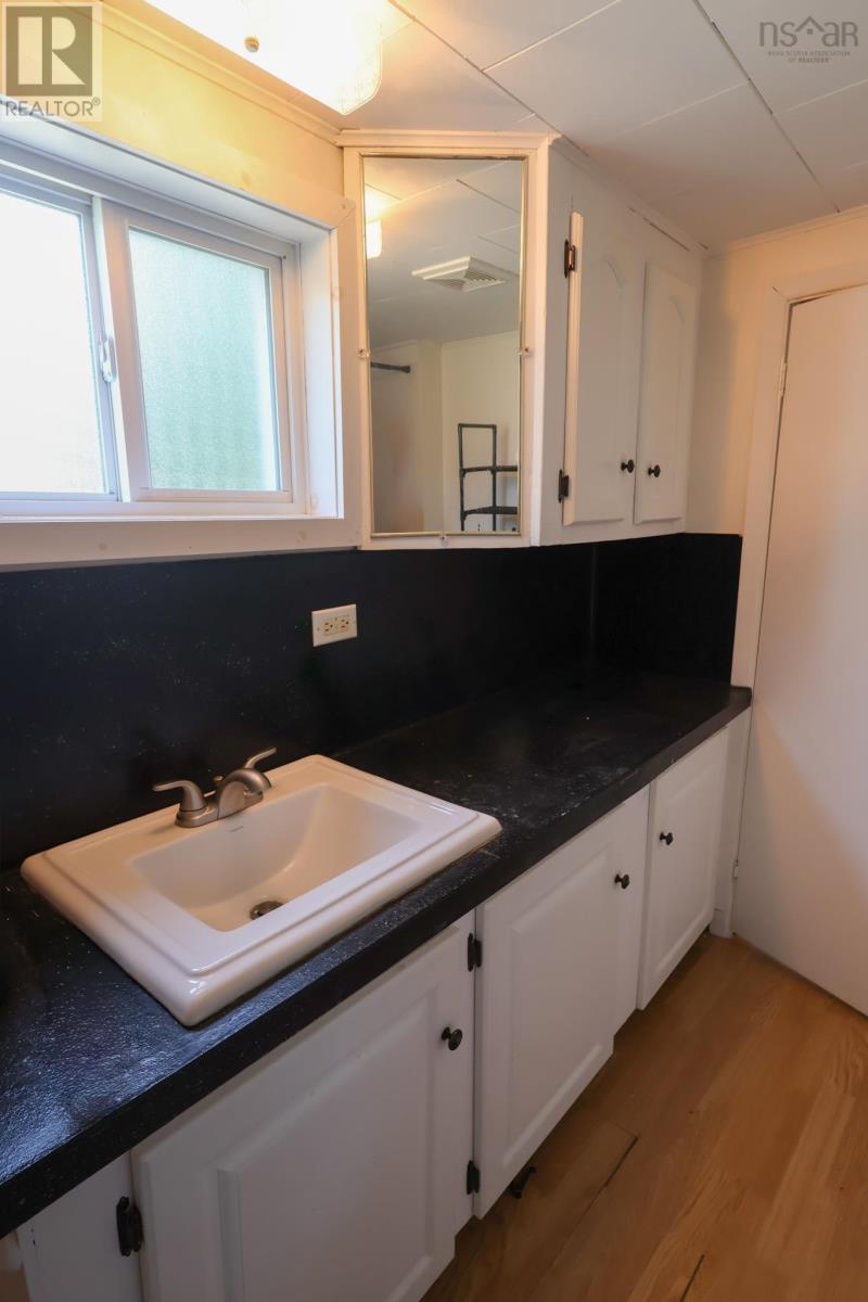 1 Morton Street, Milton, Nova Scotia  B0T 1P0 - Photo 15 - 202617373