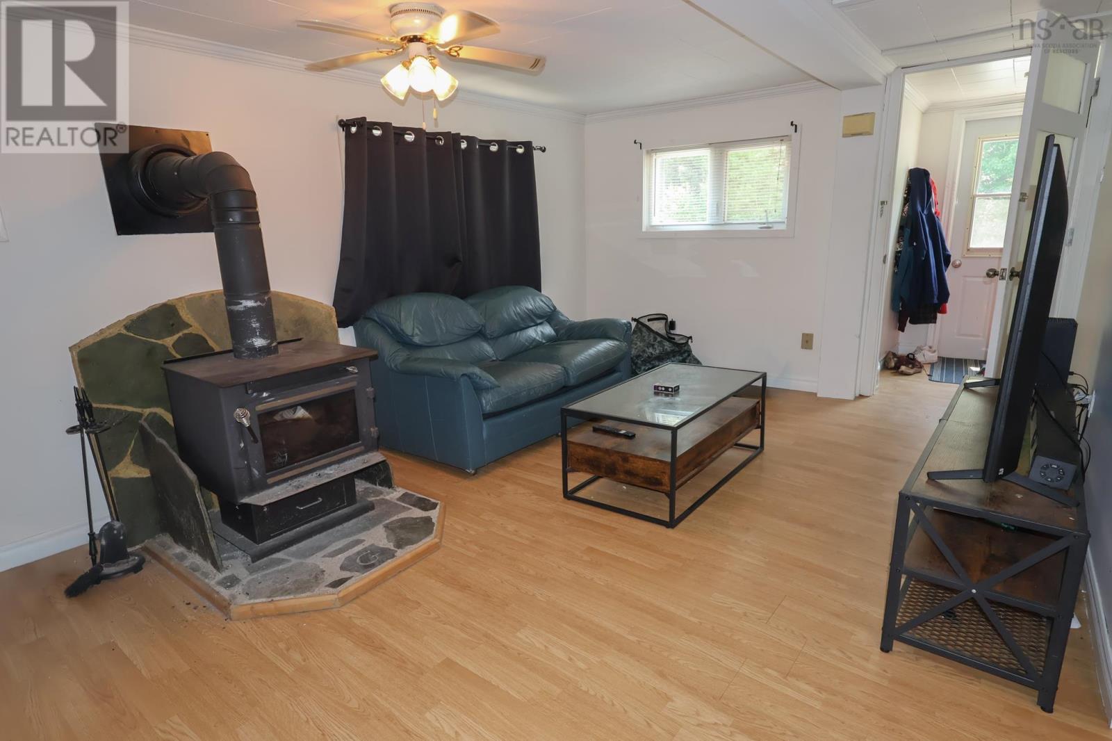 1 Morton Street, Milton, Nova Scotia  B0T 1P0 - Photo 9 - 202617373