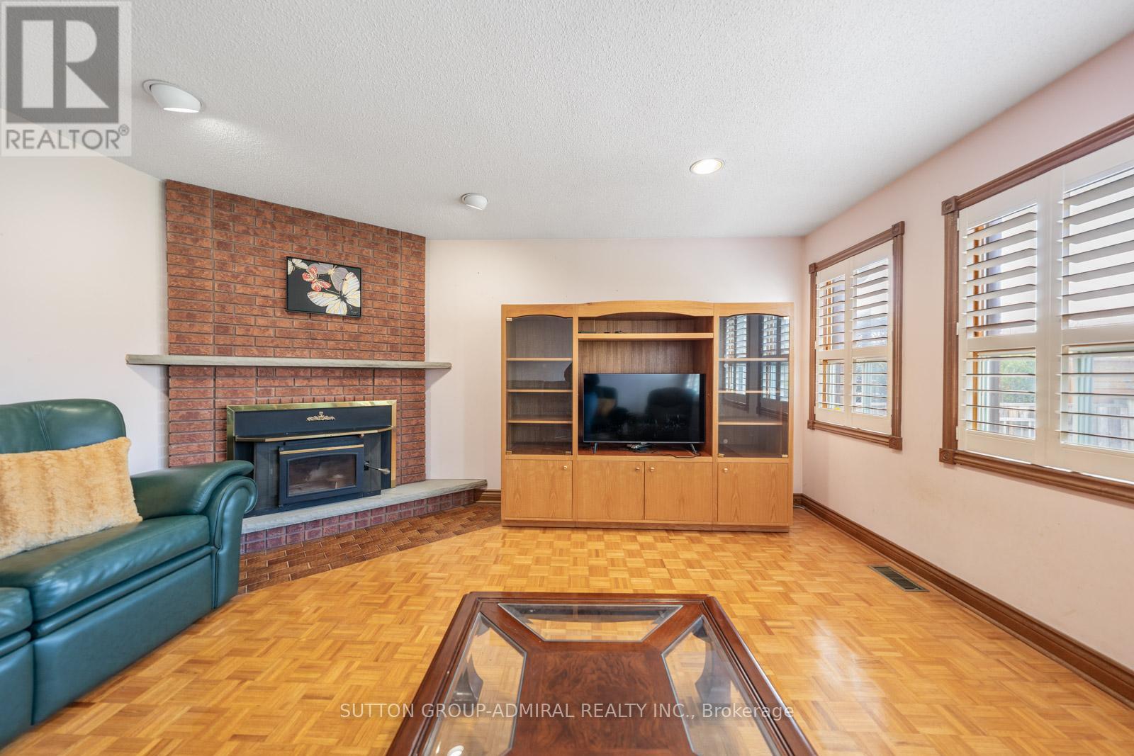 48 Weldrick Road W, Richmond Hill, Ontario  L4C 3T8 - Photo 14 - N13557434