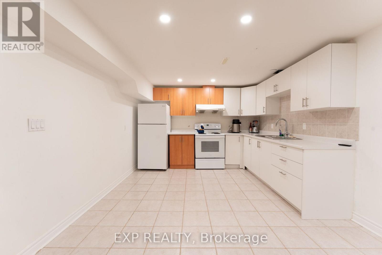 Basement - 12 Pearl Gate Court, Richmond Hill, Ontario  L4B 2P9 - Photo 3 - N13557630