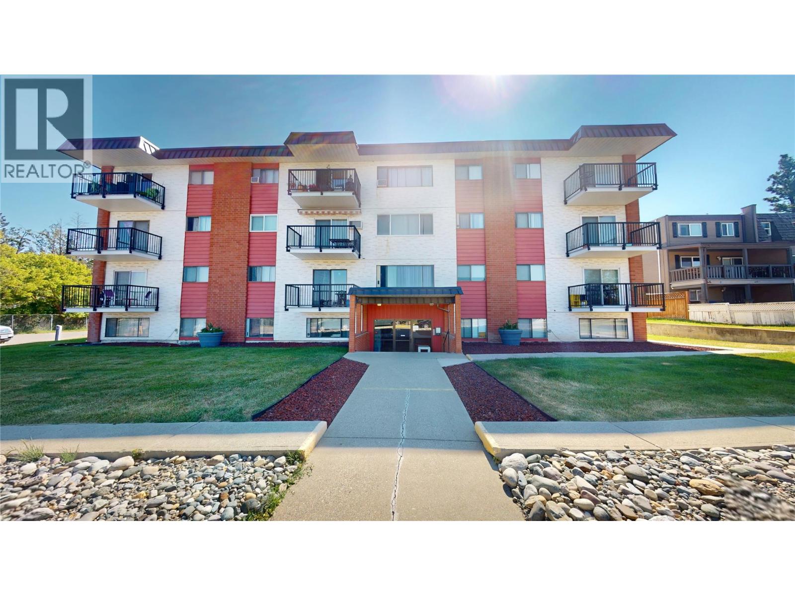 112 17th Avenue S Unit# 407, Cranbrook, British Columbia V1C 3A5 - Photo 1 - 10394545