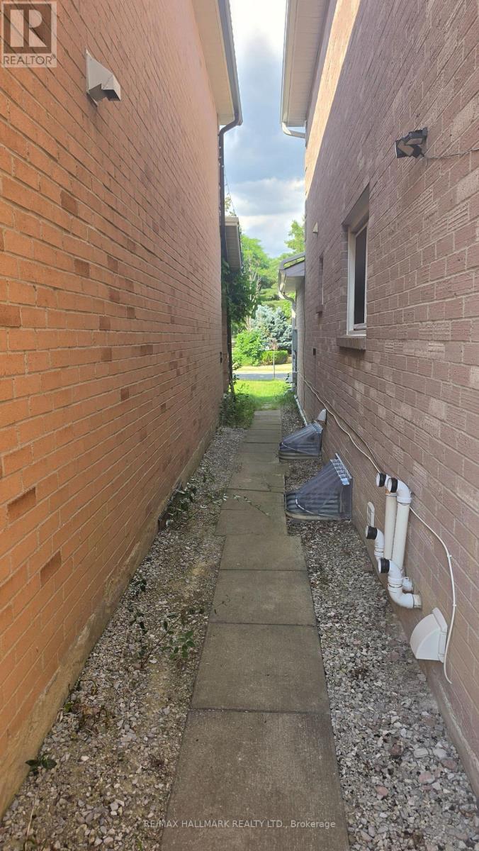Lower Level - 40 Brookmill Drive, Vaughan, Ontario  L4J 6K6 - Photo 2 - N13069380