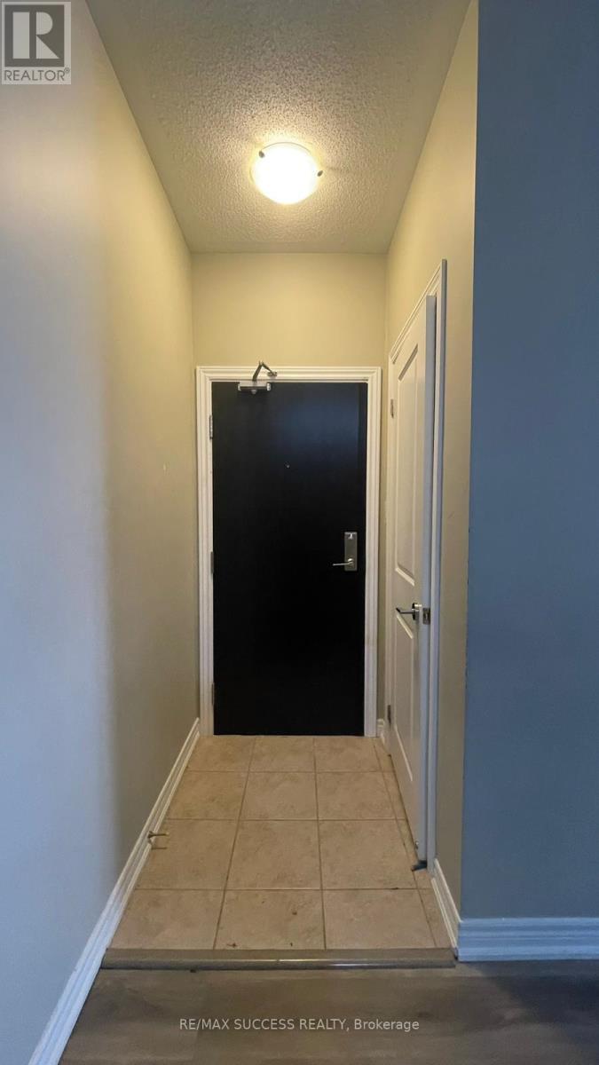 205 - 269 Georgian Dr Drive, Oakville, Ontario  L6H 0L1 - Photo 2 - W13557666