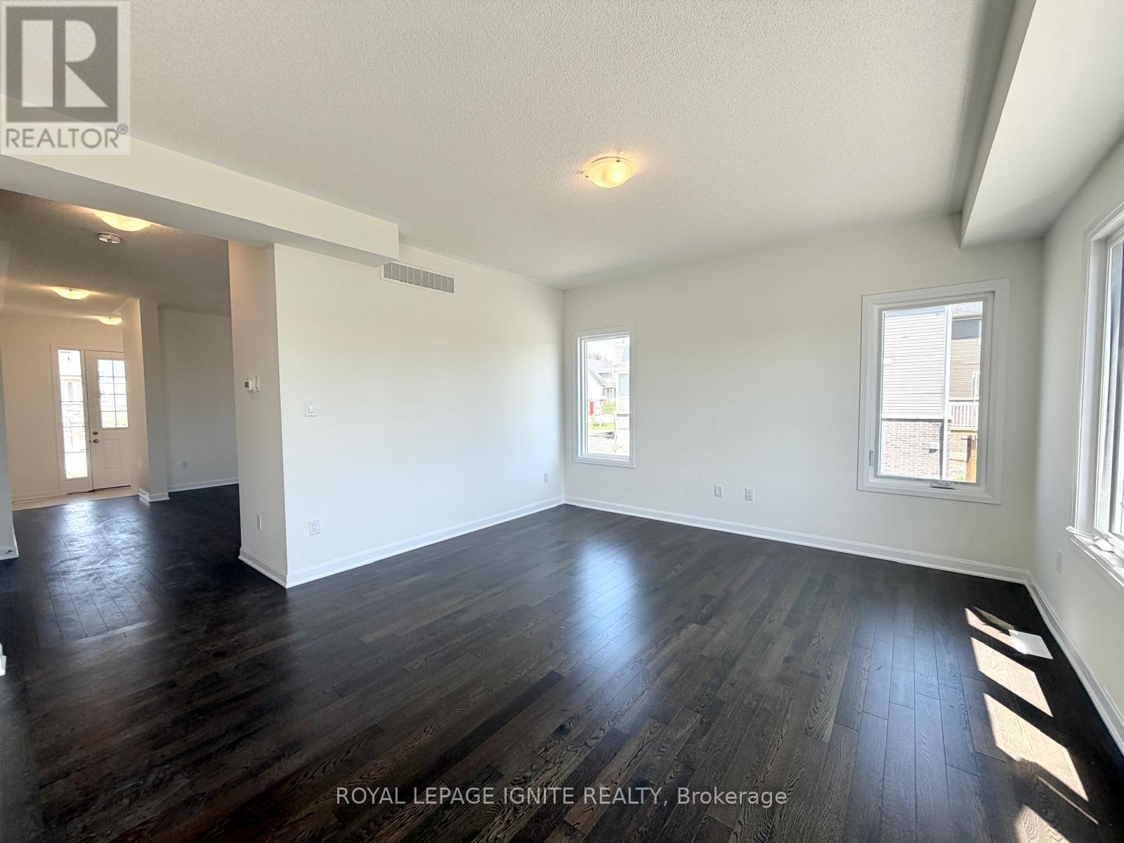 20 Royal Oak Crescent, Loyalist, Ontario  K0H 1G0 - Photo 3 - X13557466