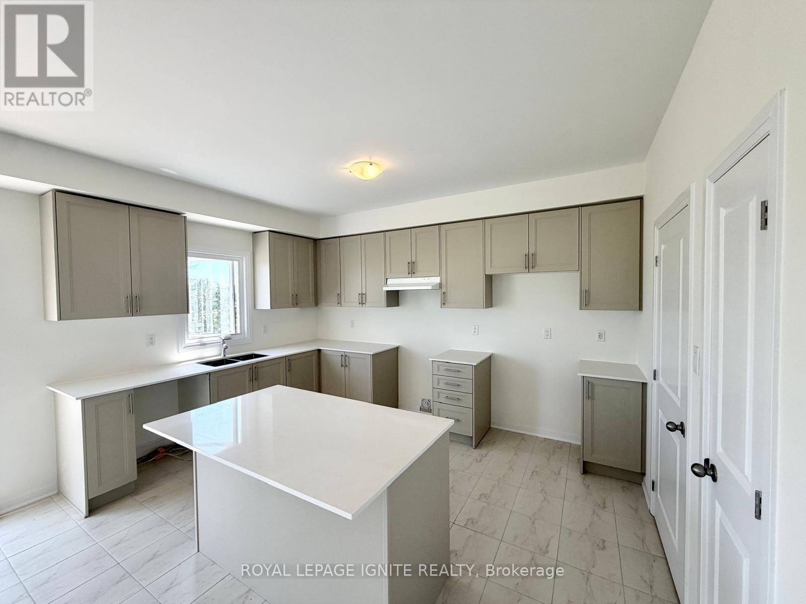 20 Royal Oak Crescent, Loyalist, Ontario  K0H 1G0 - Photo 8 - X13557466