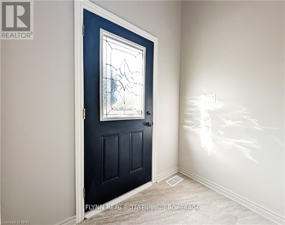 Upper - 164 Windsor Street, Welland, Ontario  L3C 6T6 - Photo 3 - X13557574