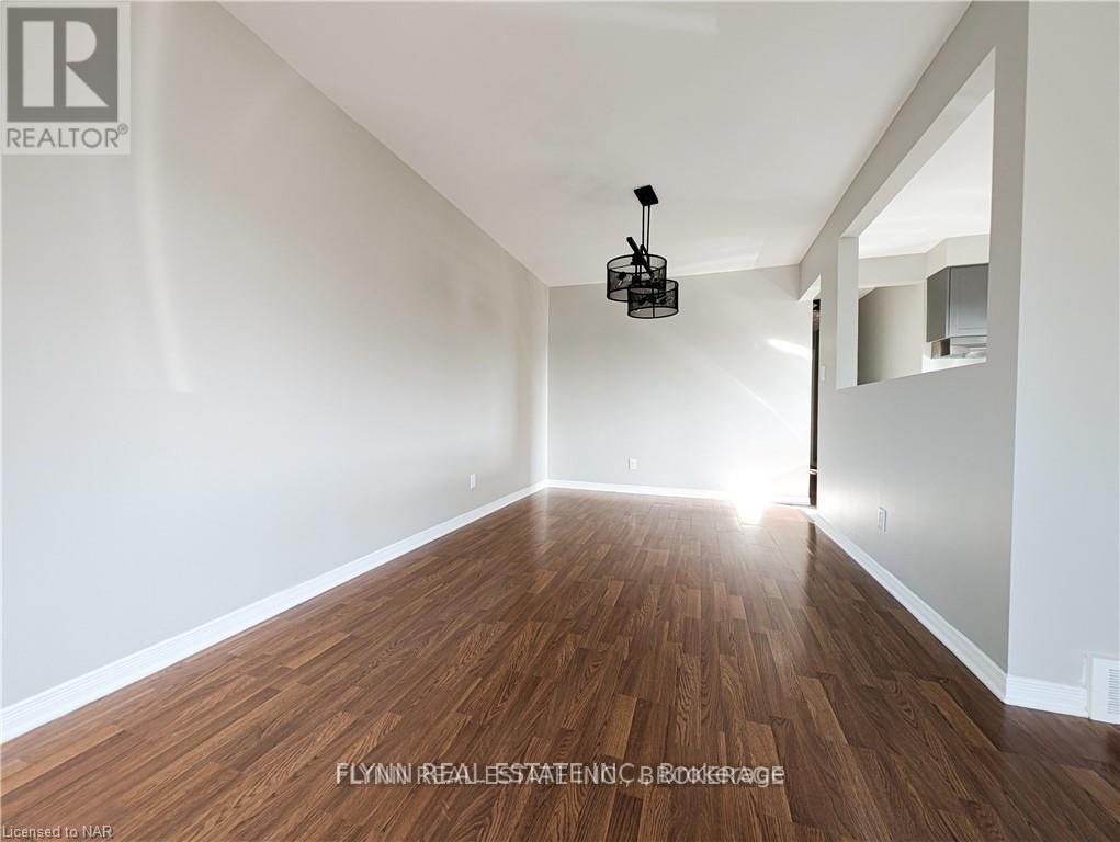Upper - 164 Windsor Street, Welland, Ontario  L3C 6T6 - Photo 6 - X13557574