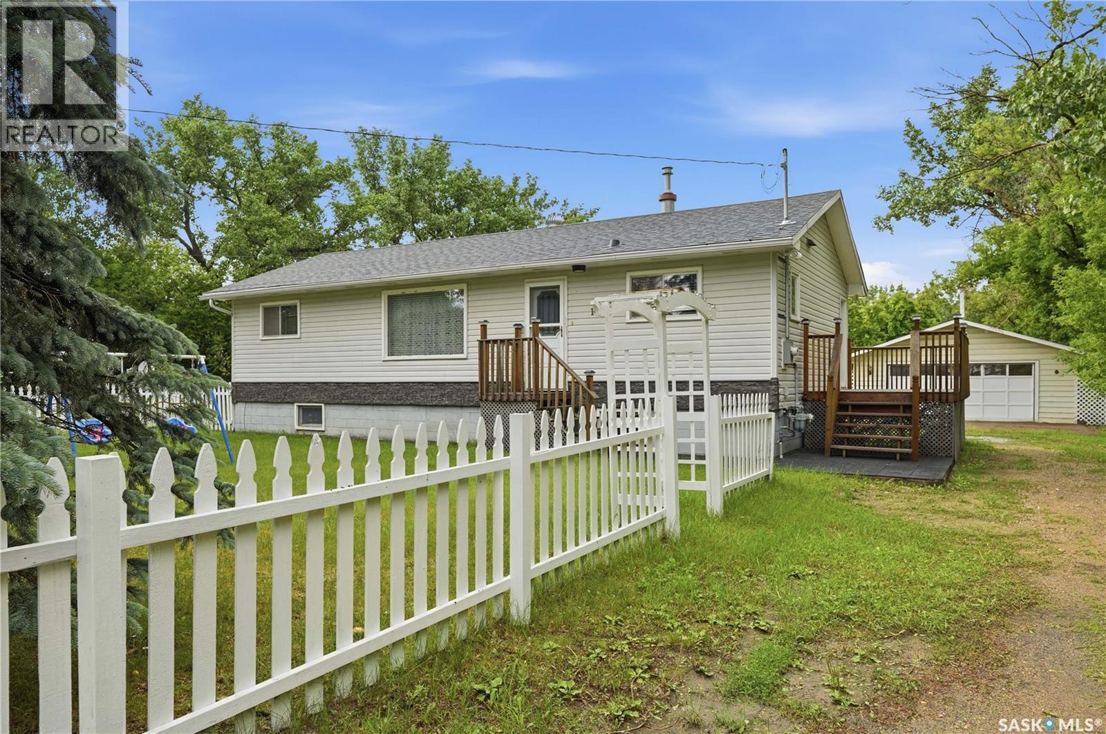 Rushinko Acreage, Chaplin, Saskatchewan  S0H 0V0 - Photo 1 - SK042277