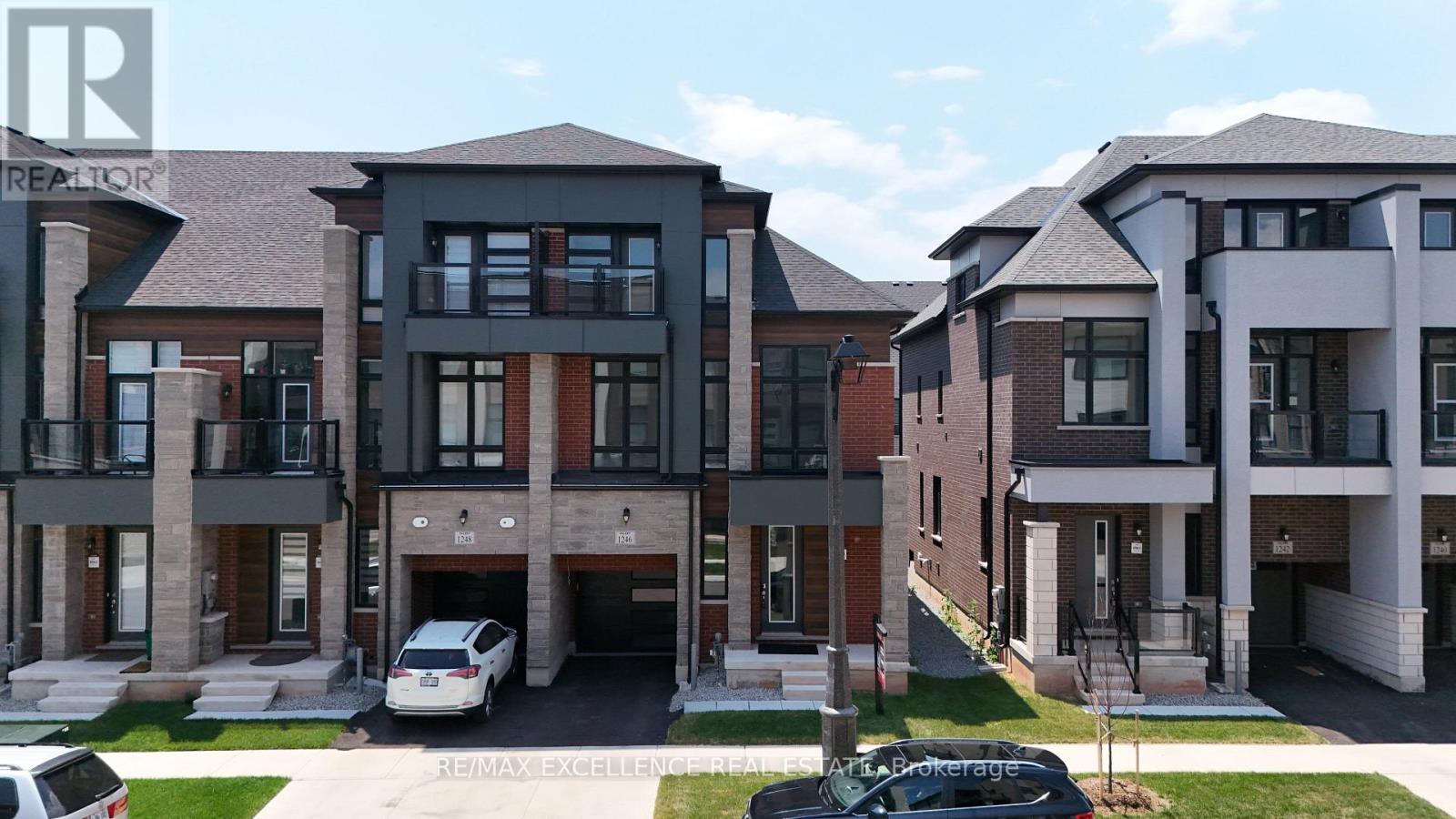 1246 Anthonia Trail, Oakville, Ontario  L6H 7Y7 - Photo 2 - W13557572