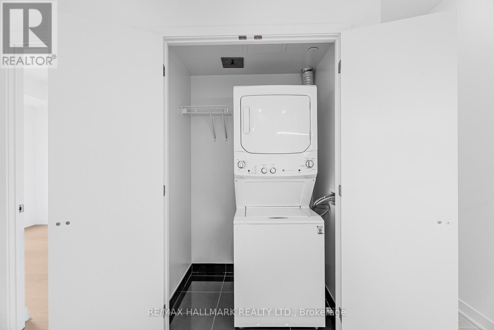 3406 - 11 Yorkville Avenue, Toronto, Ontario  M4W 1L2 - Photo 17 - C13557742