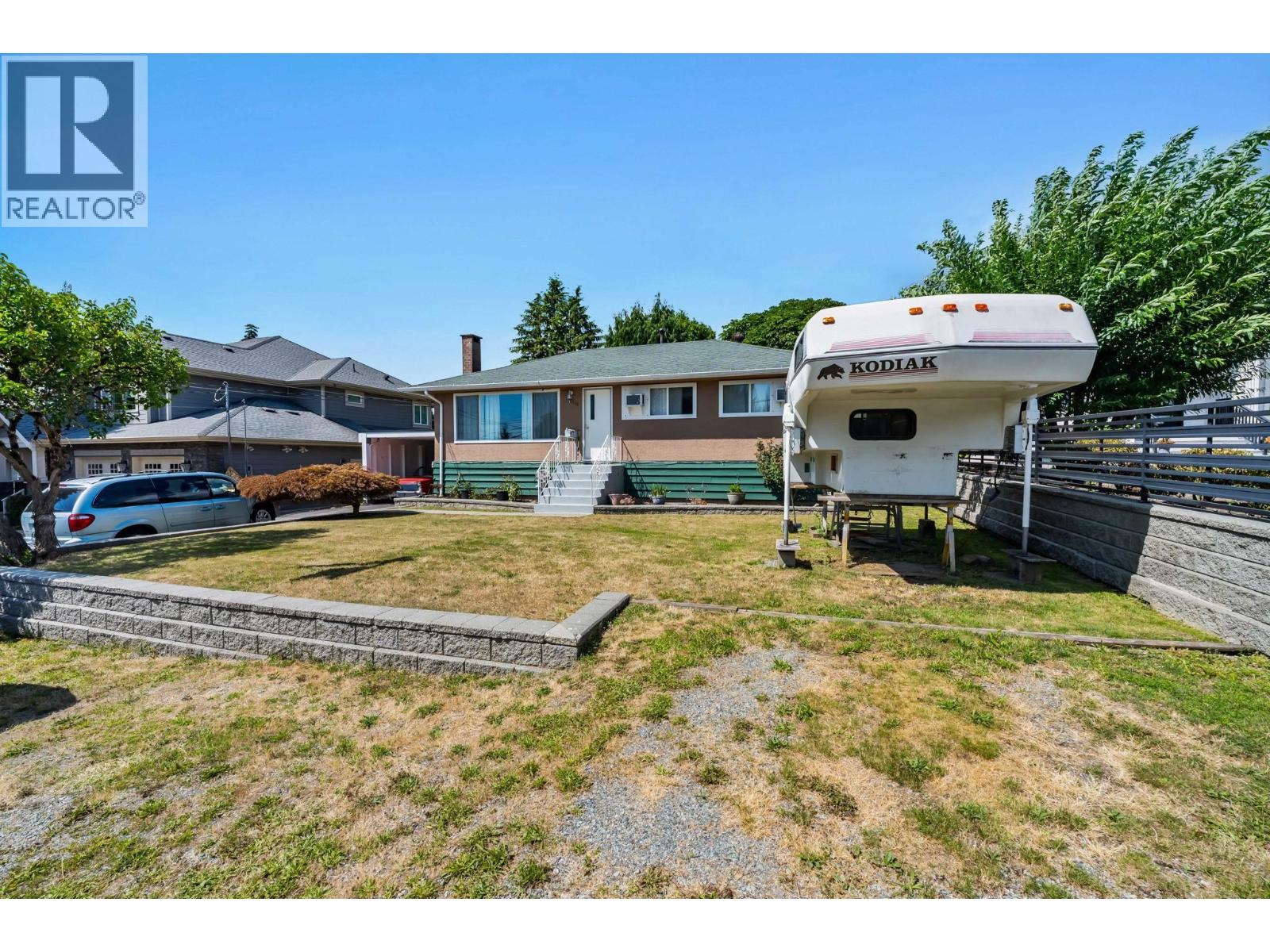 2119 Monterey Avenue, Coquitlam, British Columbia V3K 2M5 - Photo 3 - R3145325