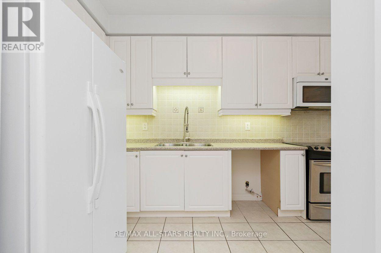 113 Louisbourg Way, Markham, Ontario  L6E 2A2 - Photo 12 - N13557694