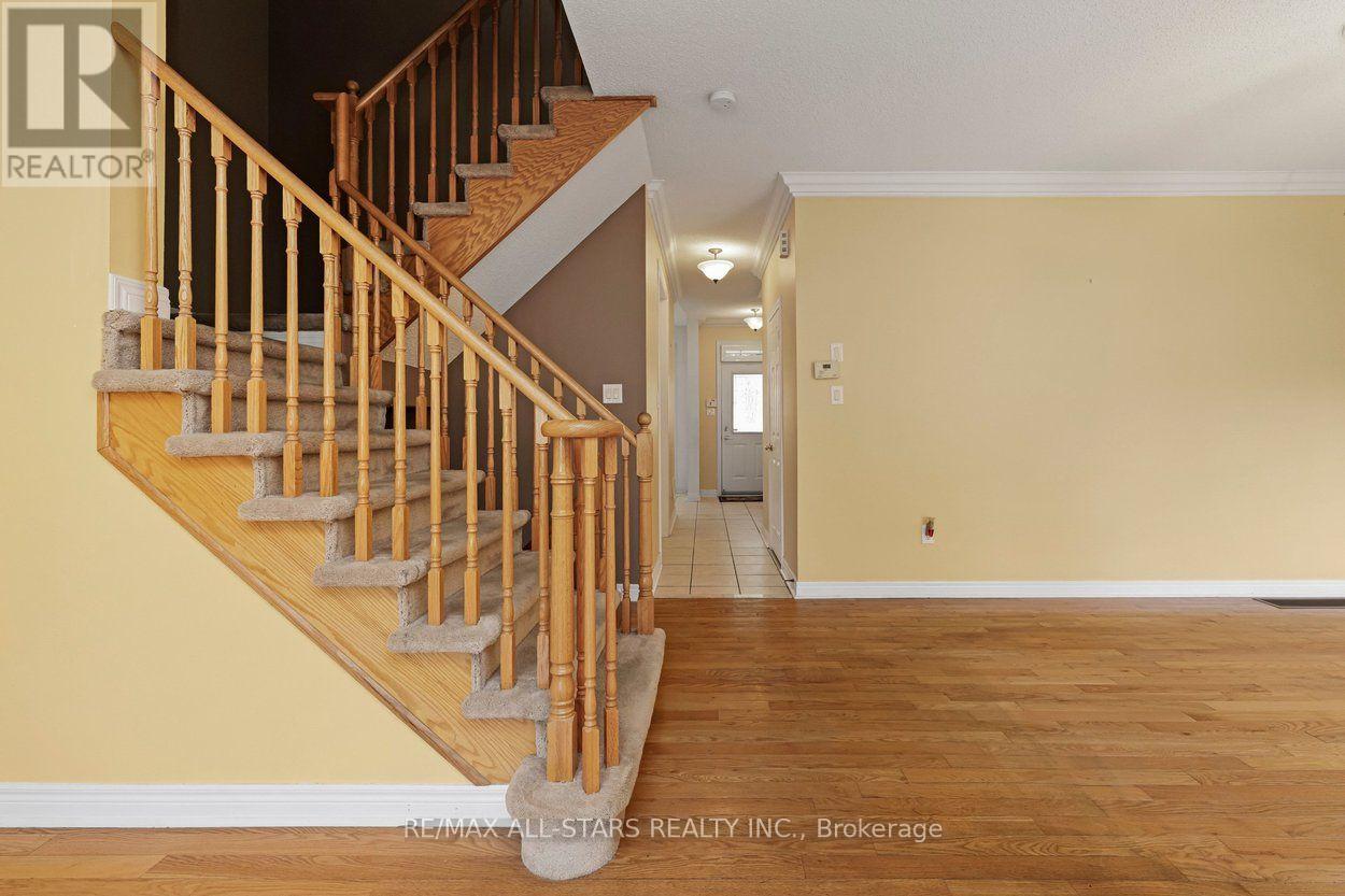 113 Louisbourg Way, Markham, Ontario  L6E 2A2 - Photo 17 - N13557694