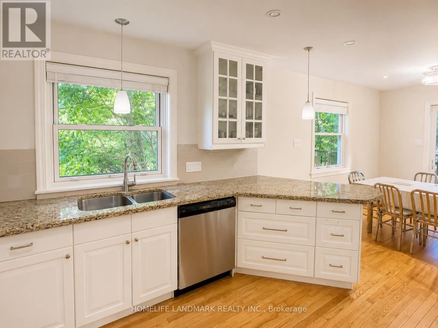 75 Cumberland Drive, Mississauga, Ontario  L5G 3N1 - Photo 7 - W13516576