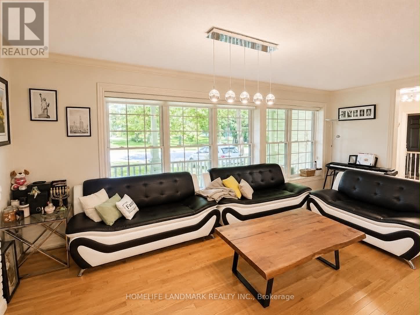 75 Cumberland Drive, Mississauga, Ontario  L5G 3N1 - Photo 5 - W13516576
