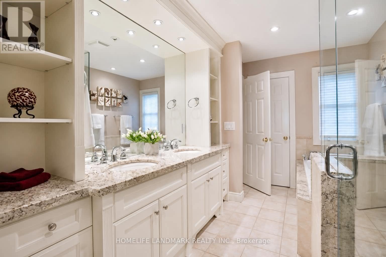 75 Cumberland Drive, Mississauga, Ontario  L5G 3N1 - Photo 9 - W13516576