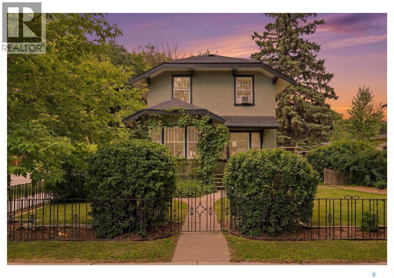 322 29th Street W, Saskatoon, Saskatchewan  S7L 0M1 - Photo 1 - SK042395