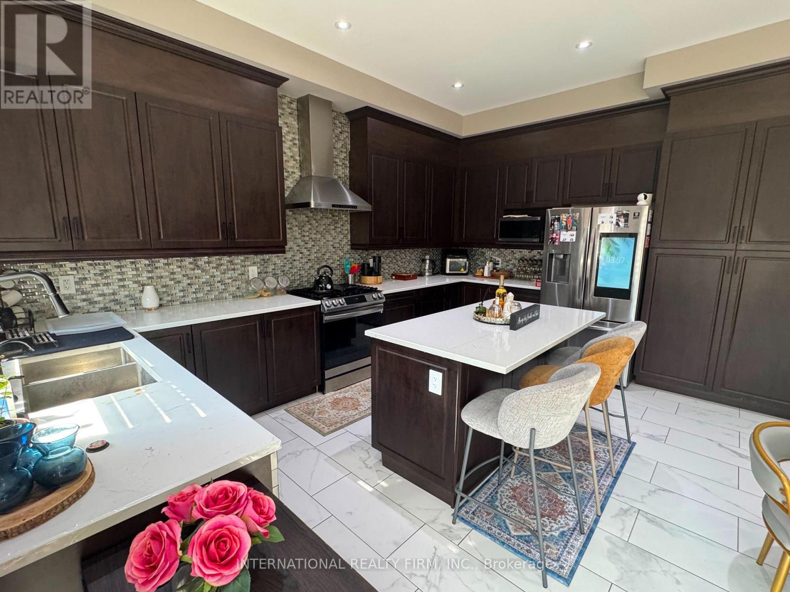 45 Daisy Meadow Crescent, Caledon, Ontario L7C 4G4 - Photo 6 - W13546874