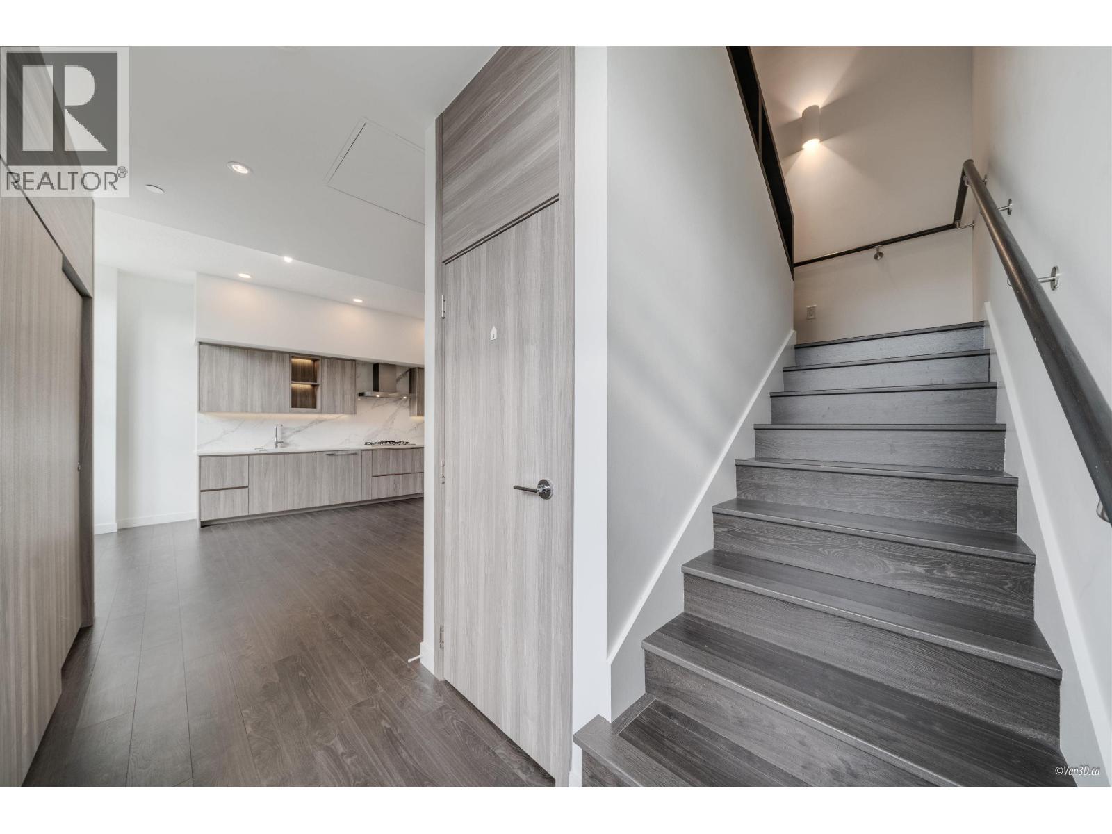 TH-03 8555 CAPSTAN WAY — photo 18