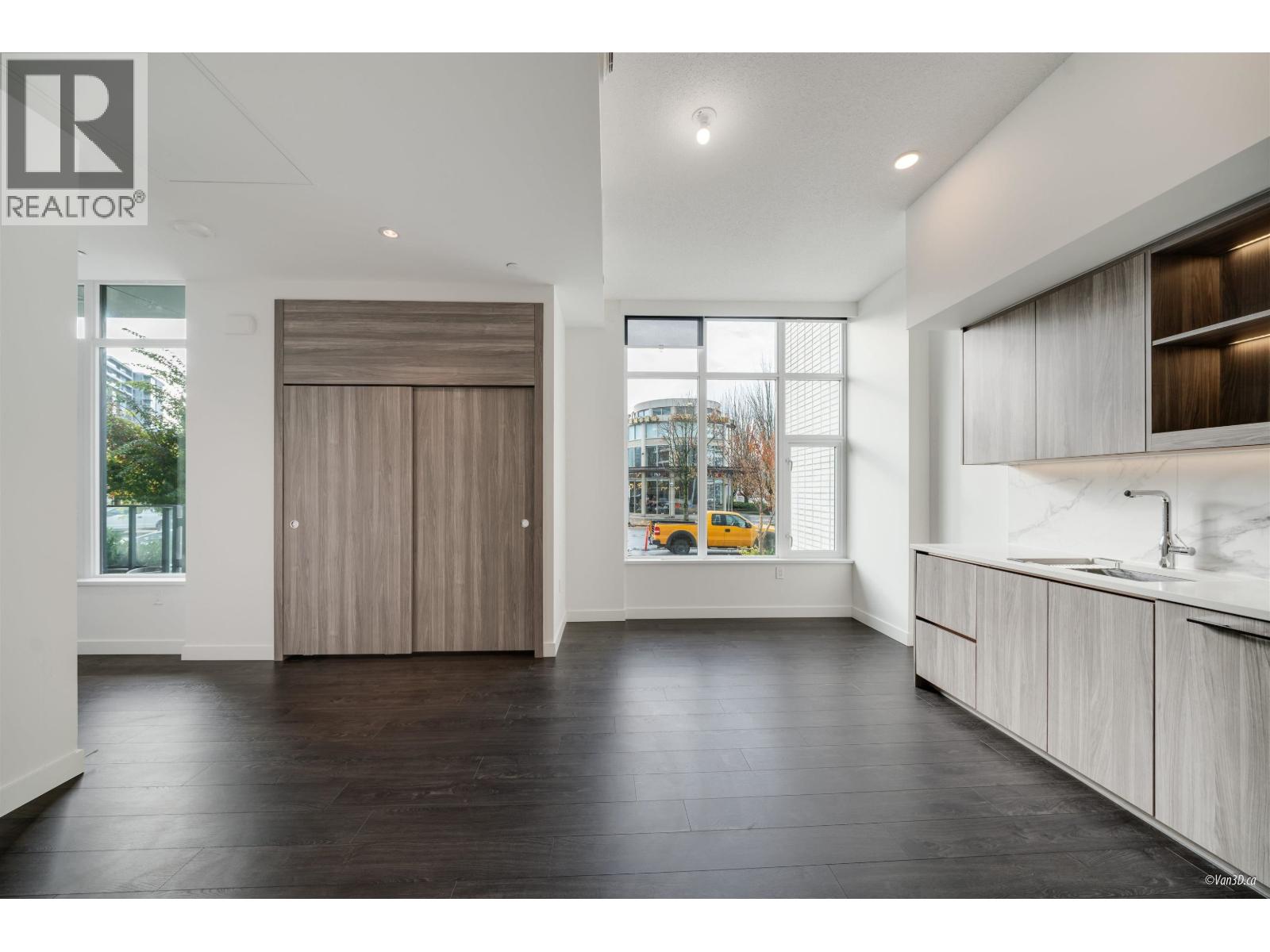 TH-03 8555 CAPSTAN WAY — photo 4