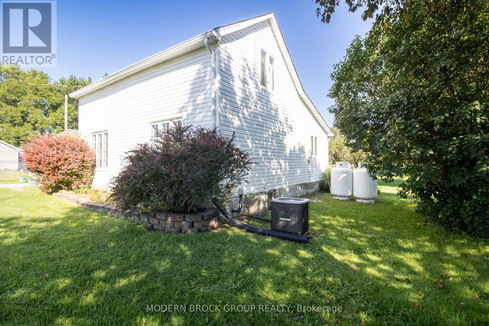 10785 Stampville Road E, South Dundas, Ontario  K0E 1K0 - Photo 3 - X13558024