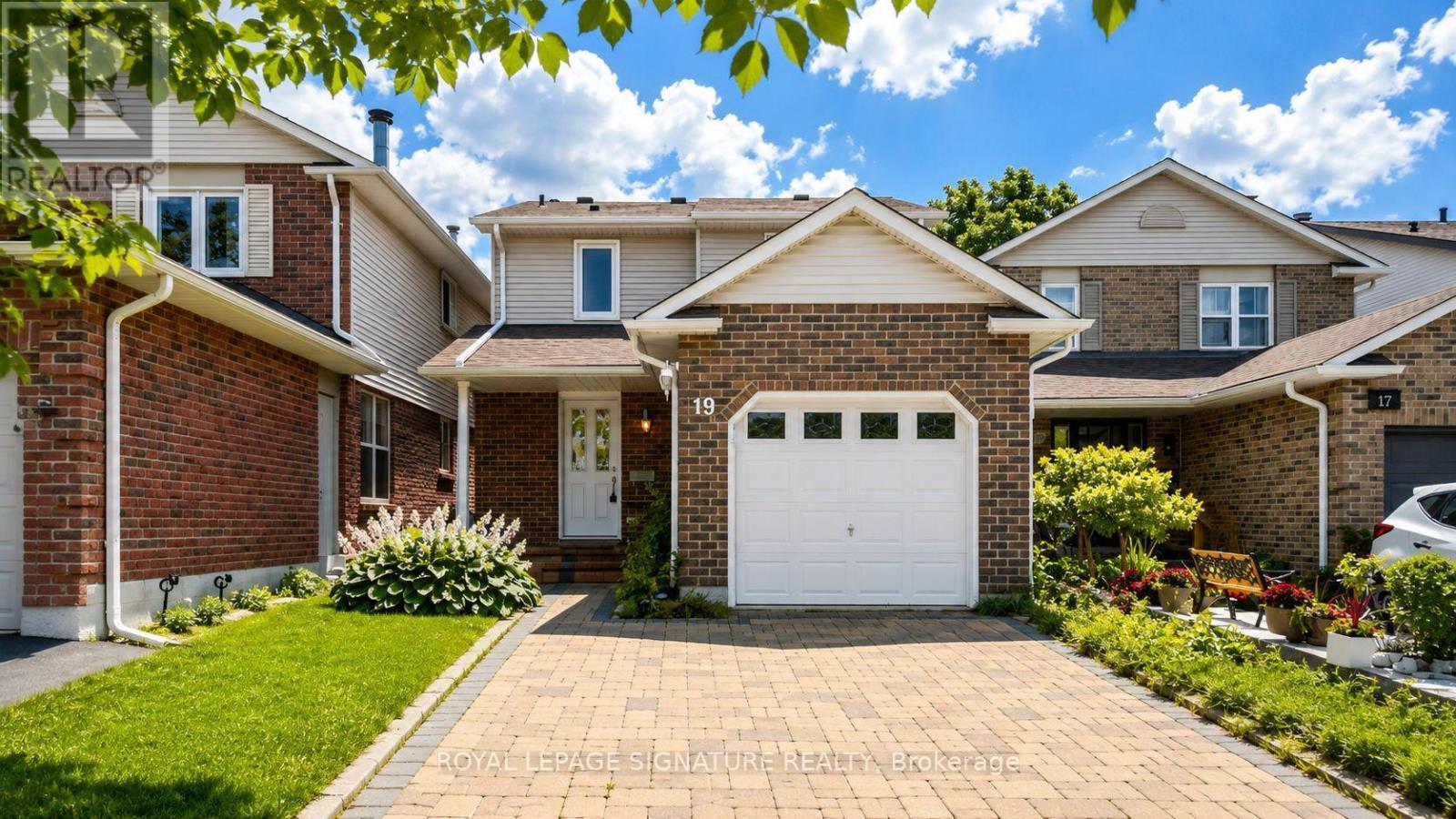 19 Troyer Court, Vaughan, Ontario  L4C 0T4 - Photo 2 - N13492548