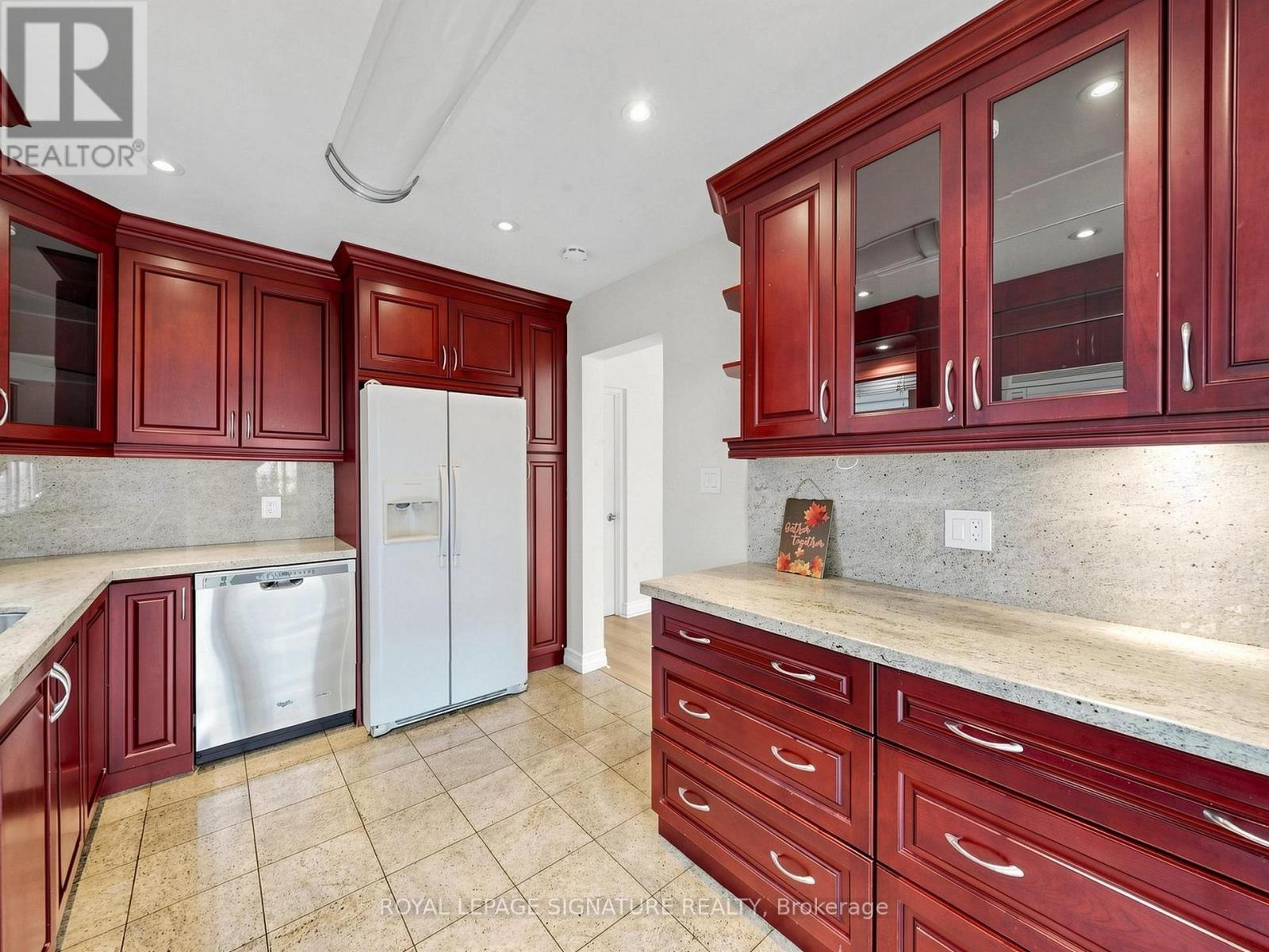 19 Troyer Court, Vaughan, Ontario  L4C 0T4 - Photo 8 - N13492548