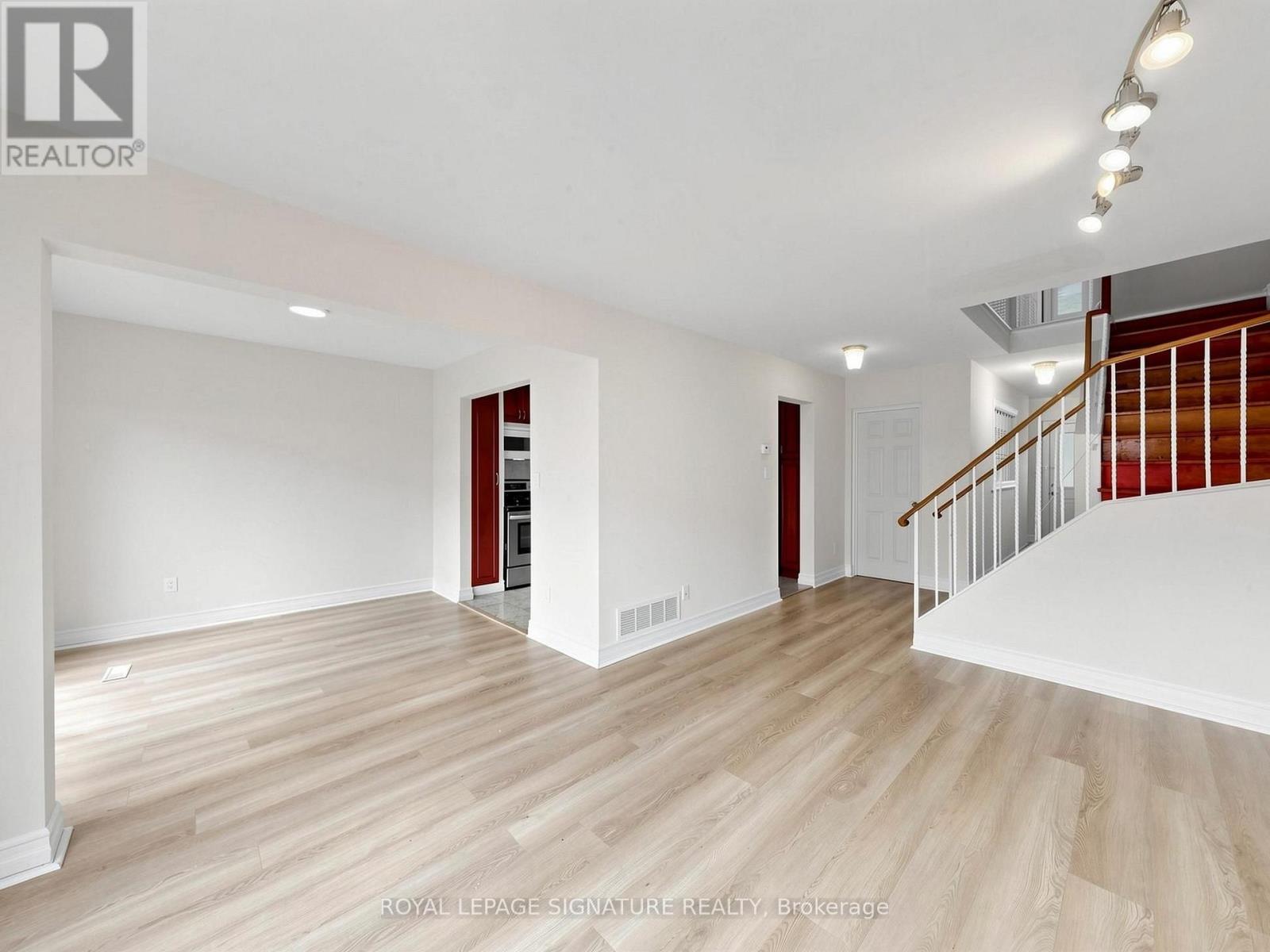 19 Troyer Court, Vaughan, Ontario  L4C 0T4 - Photo 5 - N13492548