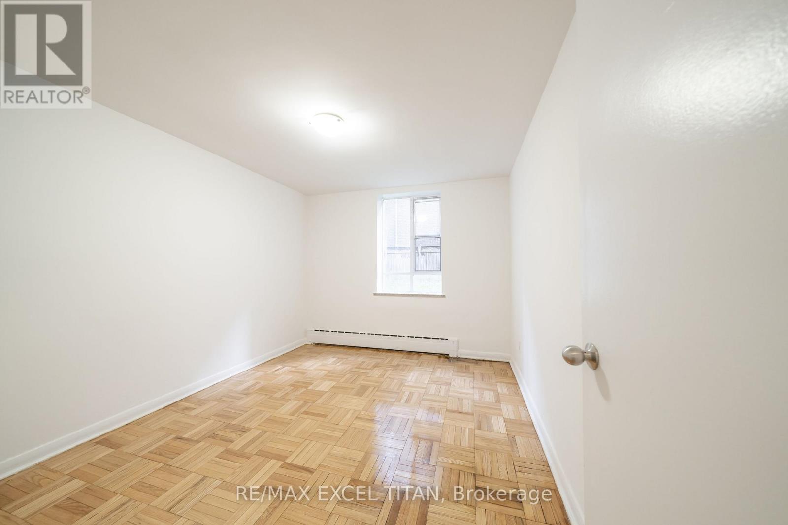 M8 - 77 Erskine Avenue, Toronto, Ontario  M4P 1Y5 - Photo 3 - C13557864