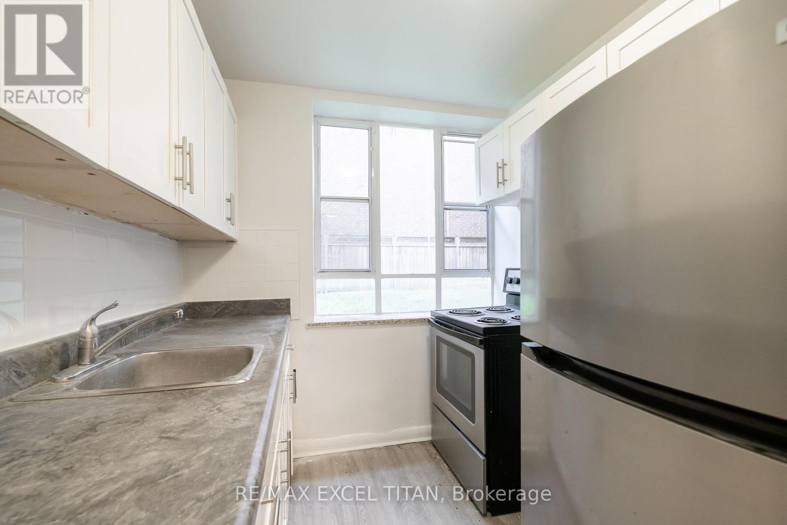 M8 - 77 Erskine Avenue, Toronto, Ontario  M4P 1Y5 - Photo 7 - C13557864