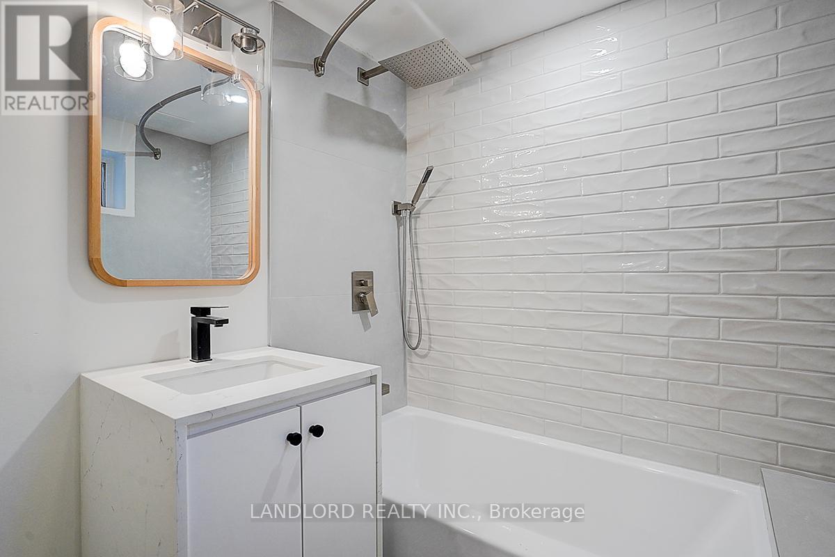 Lower Unit - 75 Kendal Avenue, Toronto, Ontario  M5R 1L8 - Photo 19 - C13557900