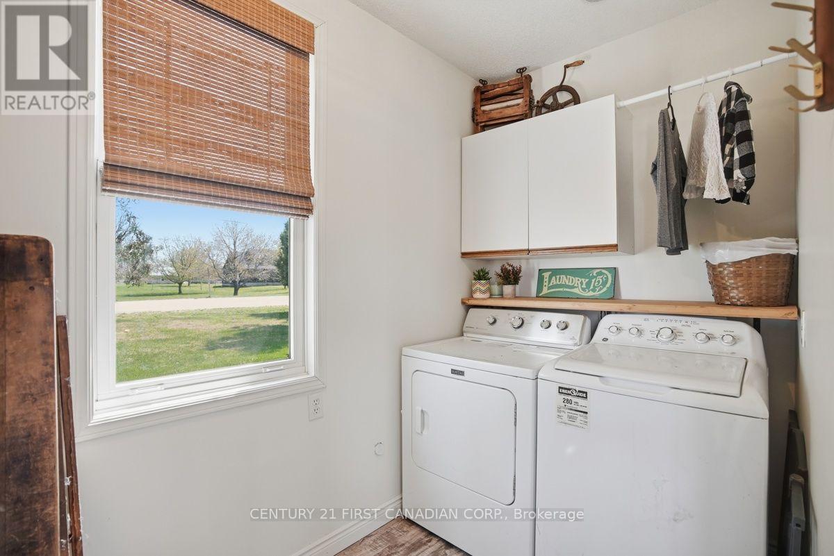 3159 Nauvoo Road, Brooke-Alvinston, Ontario  N0N 1A0 - Photo 13 - X13557954